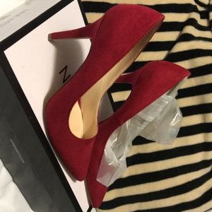 Nine West brand new cherry red pumps